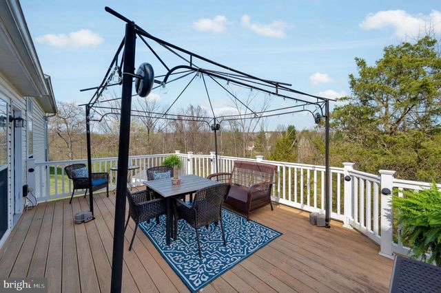 1034 RUNAWAY DR, Pennsburg, PA 18073