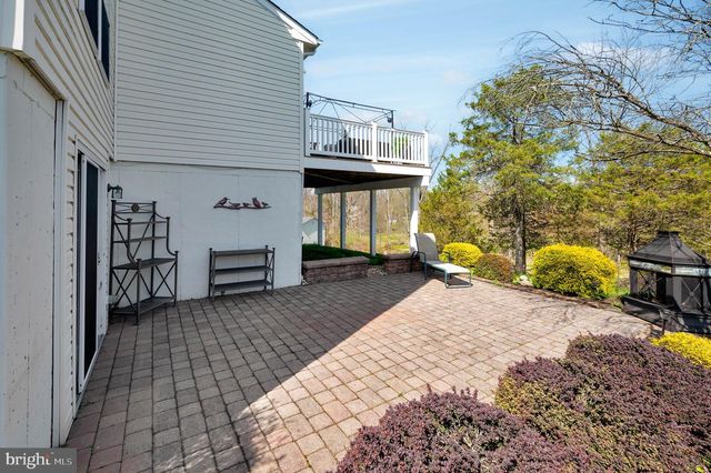 1034 RUNAWAY DR, Pennsburg, PA 18073