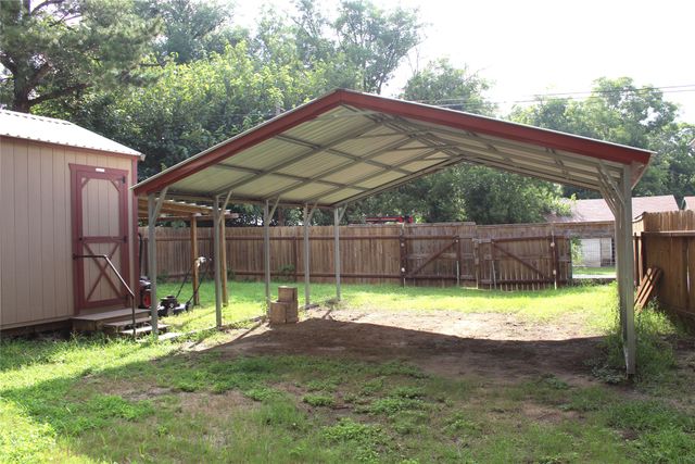 304 W Live Oak Street, Dublin, TX 76446