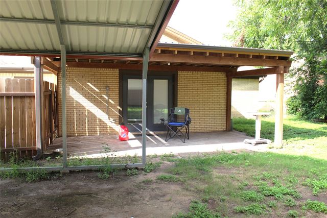 304 W Live Oak Street, Dublin, TX 76446