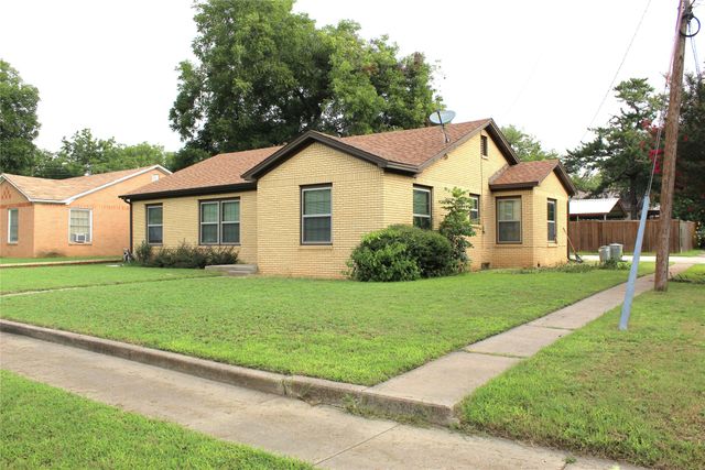 304 W Live Oak Street, Dublin, TX 76446