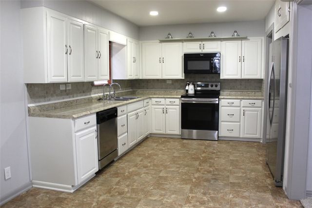 304 W Live Oak Street, Dublin, TX 76446