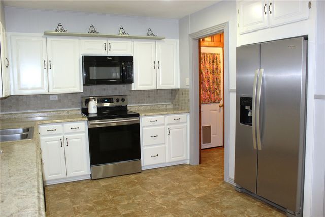 304 W Live Oak Street, Dublin, TX 76446
