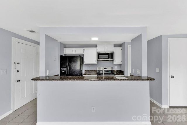 1624 Arlyn Circle H, Charlotte, NC 28213