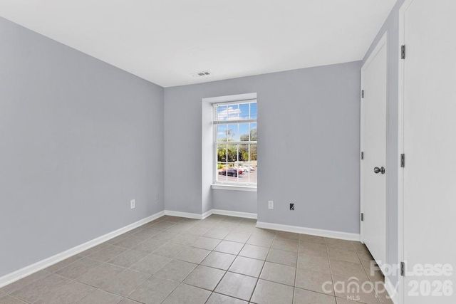 1624 Arlyn Circle H, Charlotte, NC 28213