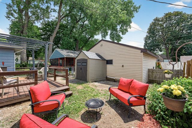 526 Summit Street NE, Columbia Heights, MN 55421