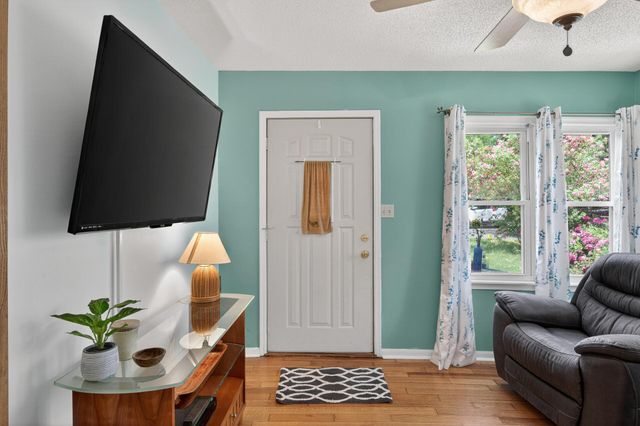 526 Summit Street NE, Columbia Heights, MN 55421