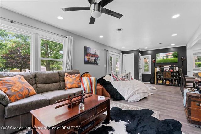 3707 W Michigan Avenue, Lansing, MI 48917