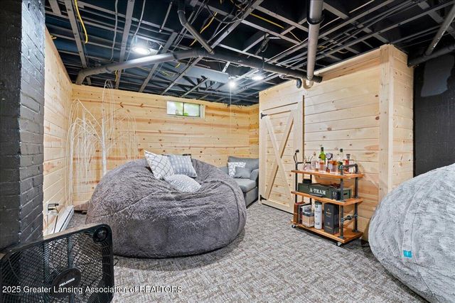 3707 W Michigan Avenue, Lansing, MI 48917