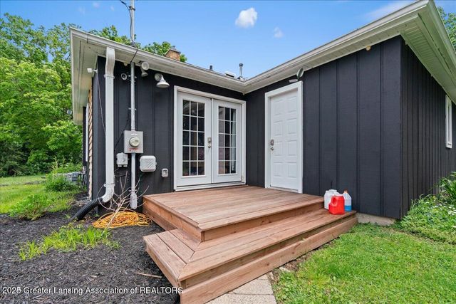 3707 W Michigan Avenue, Lansing, MI 48917