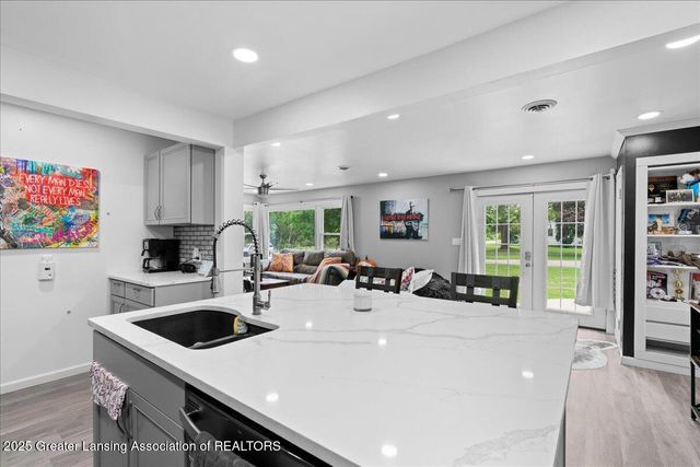 3707 W Michigan Avenue, Lansing, MI 48917