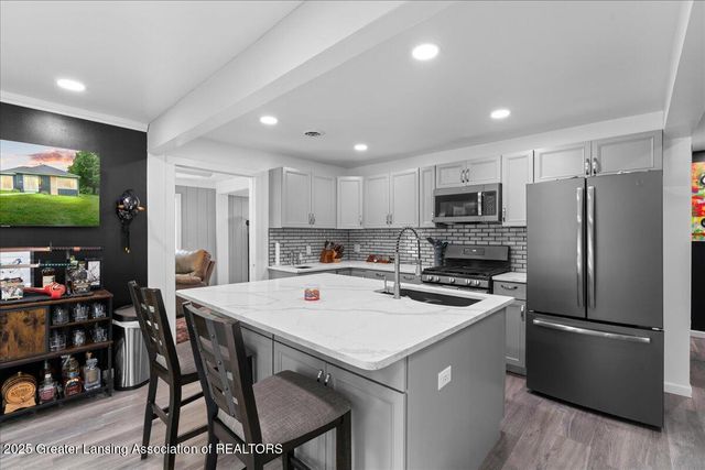 3707 W Michigan Avenue, Lansing, MI 48917