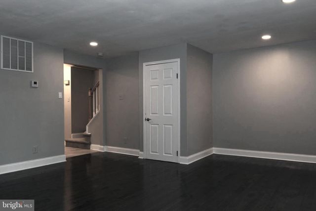 17 ABBOTT FARM CT, Hamilton, NJ 08610