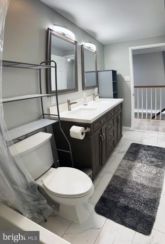 17 ABBOTT FARM CT, Hamilton, NJ 08610