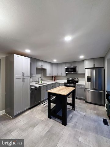 17 ABBOTT FARM CT, Hamilton, NJ 08610
