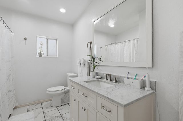 2524 Mares Road SW, Albuquerque, NM 87105