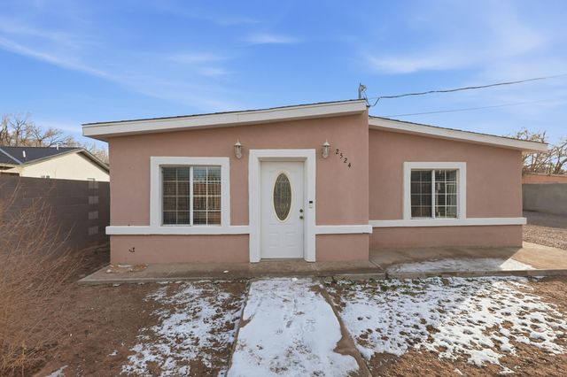 2524 Mares Road SW, Albuquerque, NM 87105