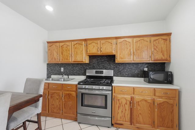 2524 Mares Road SW, Albuquerque, NM 87105