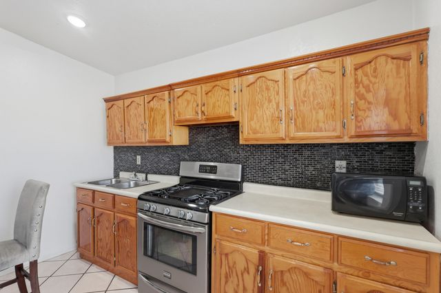 2524 Mares Road SW, Albuquerque, NM 87105