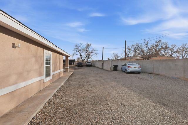 2524 Mares Road SW, Albuquerque, NM 87105