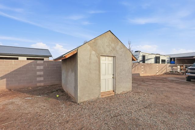 2524 Mares Road SW, Albuquerque, NM 87105