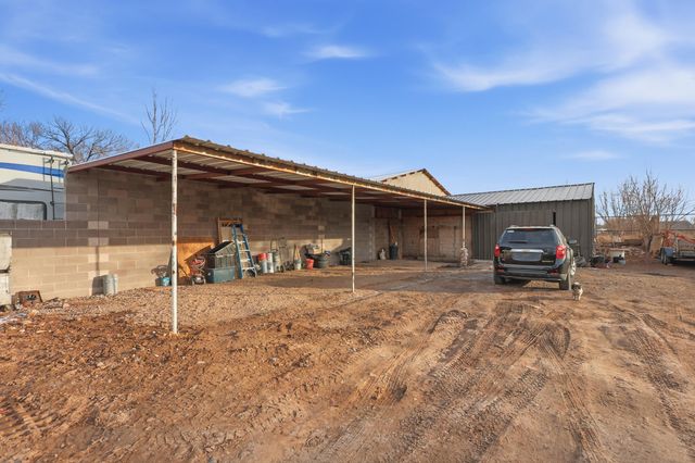 2524 Mares Road SW, Albuquerque, NM 87105