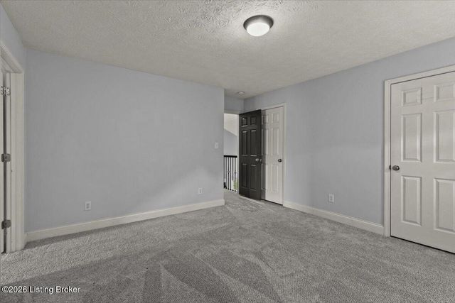 8003 Williamsgate Cir, Crestwood, KY 40014