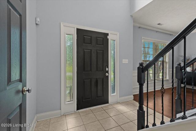 8003 Williamsgate Cir, Crestwood, KY 40014