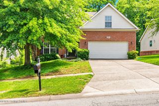 8003 Williamsgate Cir, Crestwood, KY 40014
