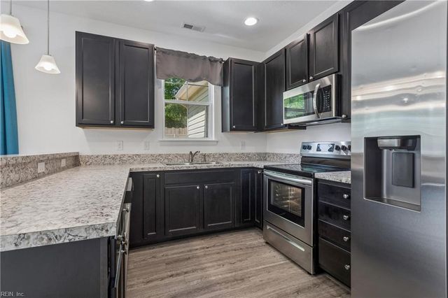 2806 Baldwin DR, Chesapeake, VA 23321