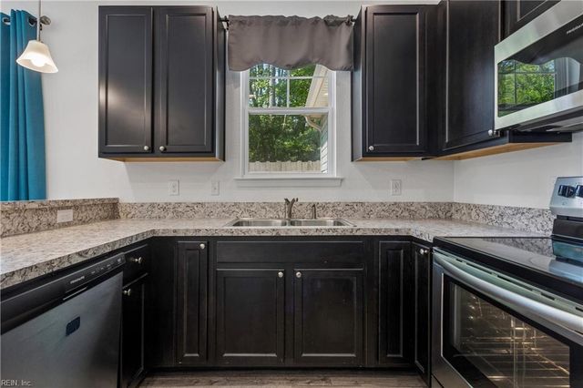 2806 Baldwin DR, Chesapeake, VA 23321