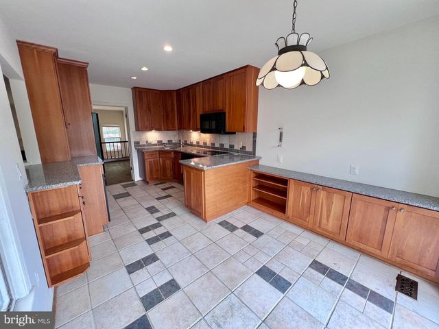 1445 HAMPTON HILL CIR, Mclean, VA 22101