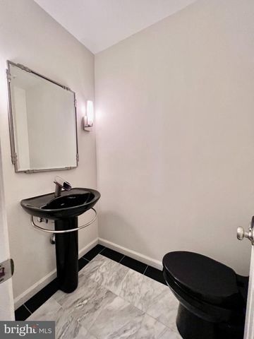 1445 HAMPTON HILL CIR, Mclean, VA 22101