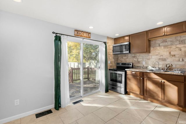 918 W Lasalle Avenue, South Bend, IN 46601