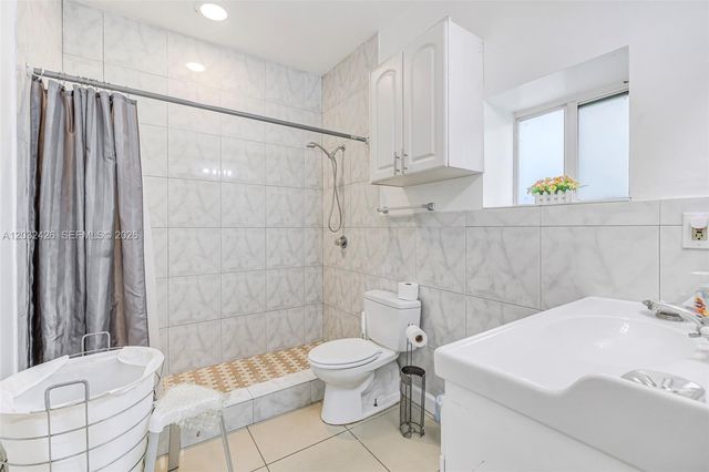 12085 W Dixie Highway, Biscayne Park, FL 33161