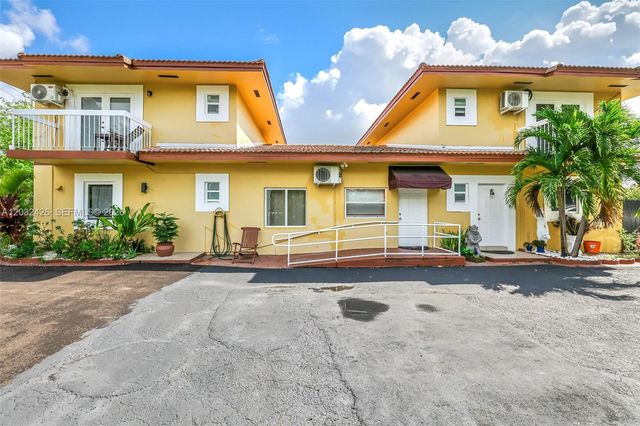 12085 W Dixie Highway, Biscayne Park, FL 33161
