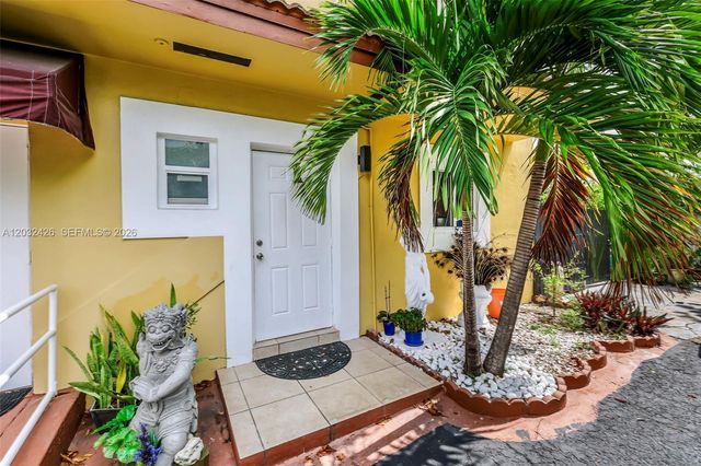 12085 W Dixie Highway, Biscayne Park, FL 33161