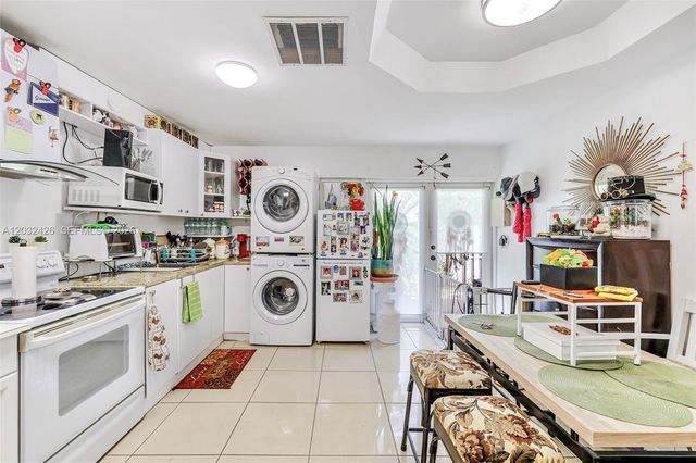 12085 W Dixie Highway, Biscayne Park, FL 33161