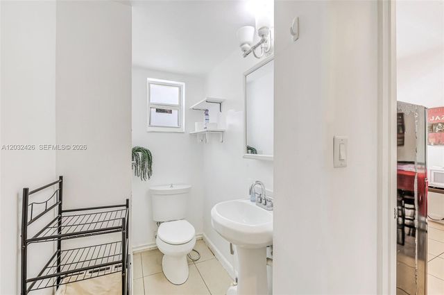 12085 W Dixie Highway, Biscayne Park, FL 33161
