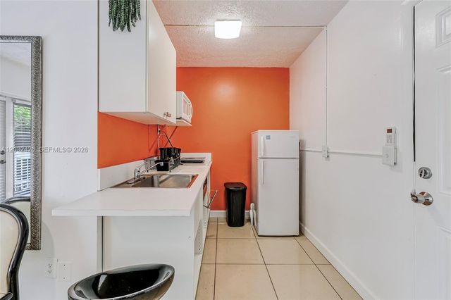 12085 W Dixie Highway, Biscayne Park, FL 33161