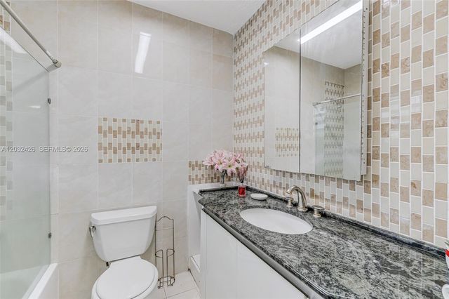 12085 W Dixie Highway, Biscayne Park, FL 33161