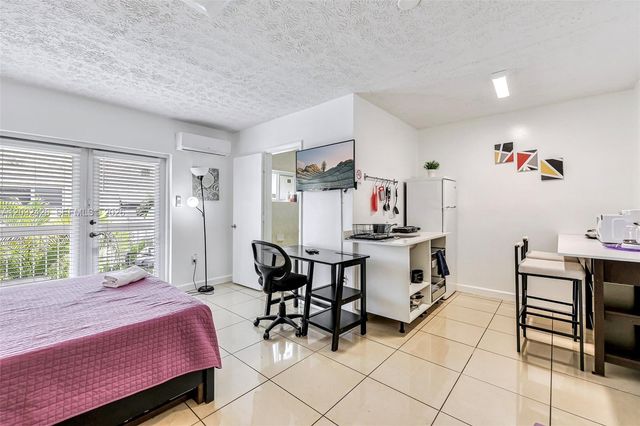 12085 W Dixie Highway, Biscayne Park, FL 33161