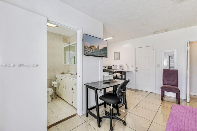 12085 W Dixie Highway, Biscayne Park, FL 33161