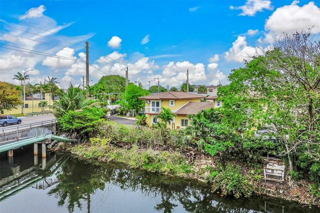 12085 W Dixie Highway, Biscayne Park, FL 33161