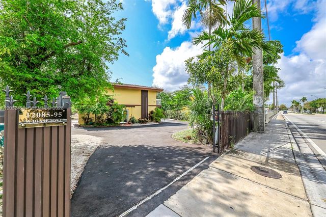 12085 W Dixie Highway, Biscayne Park, FL 33161