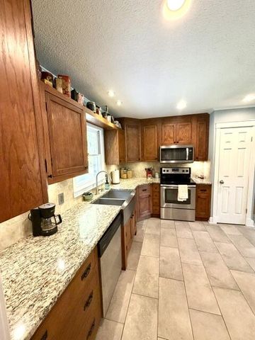 131 Waterford Place, Dothan, AL 36303