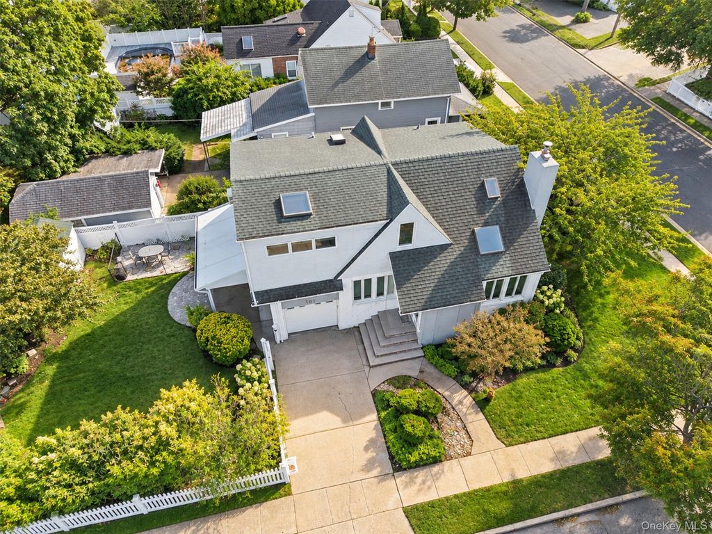 101 Tulip Place, North Bellmore, NY 11710 — photo 3