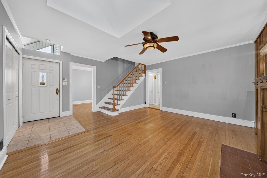 101 Tulip Place, North Bellmore, NY 11710 — photo 4