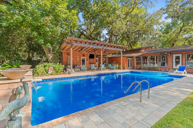 30 SE Bay Drive, Fort Walton Beach, FL 32548