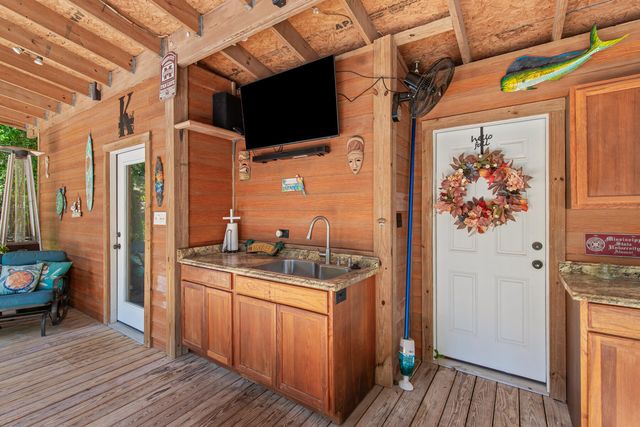 30 SE Bay Drive, Fort Walton Beach, FL 32548